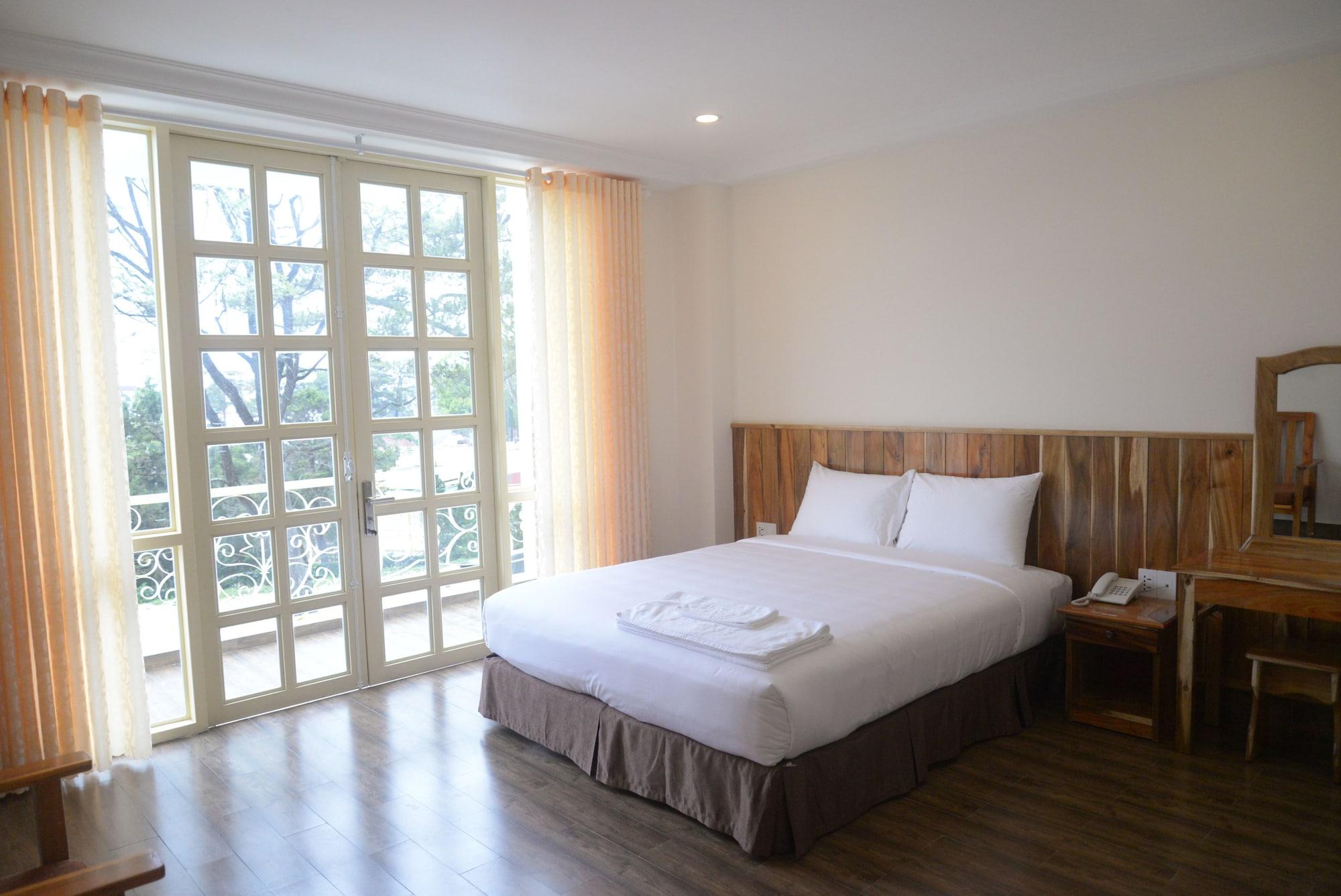 Lake View Hotel Далат Экстерьер фото